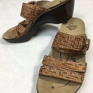 Abeo 8N Dorin Natural Buckle Wedge Sandals